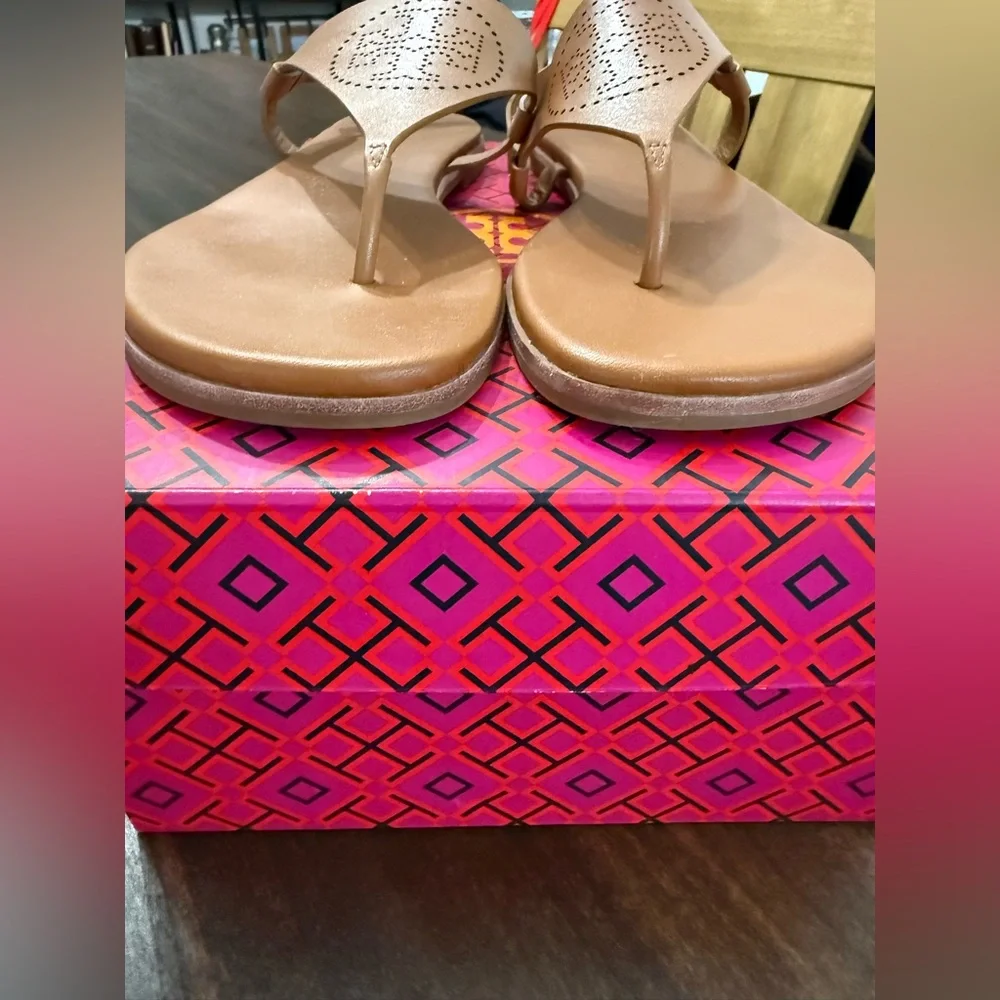 Tory Burch -CAPRI PERF SANDAL GRACE -COCONUT SUGAR- sandal - Picture 2 of 8